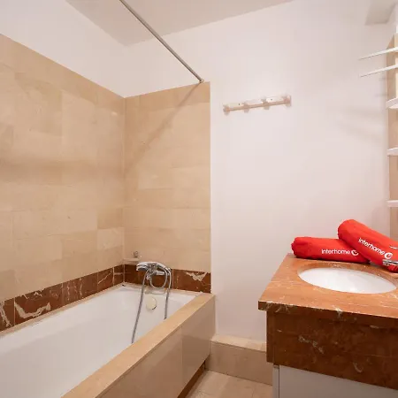 Le Palais De La Roseraie Appartement *